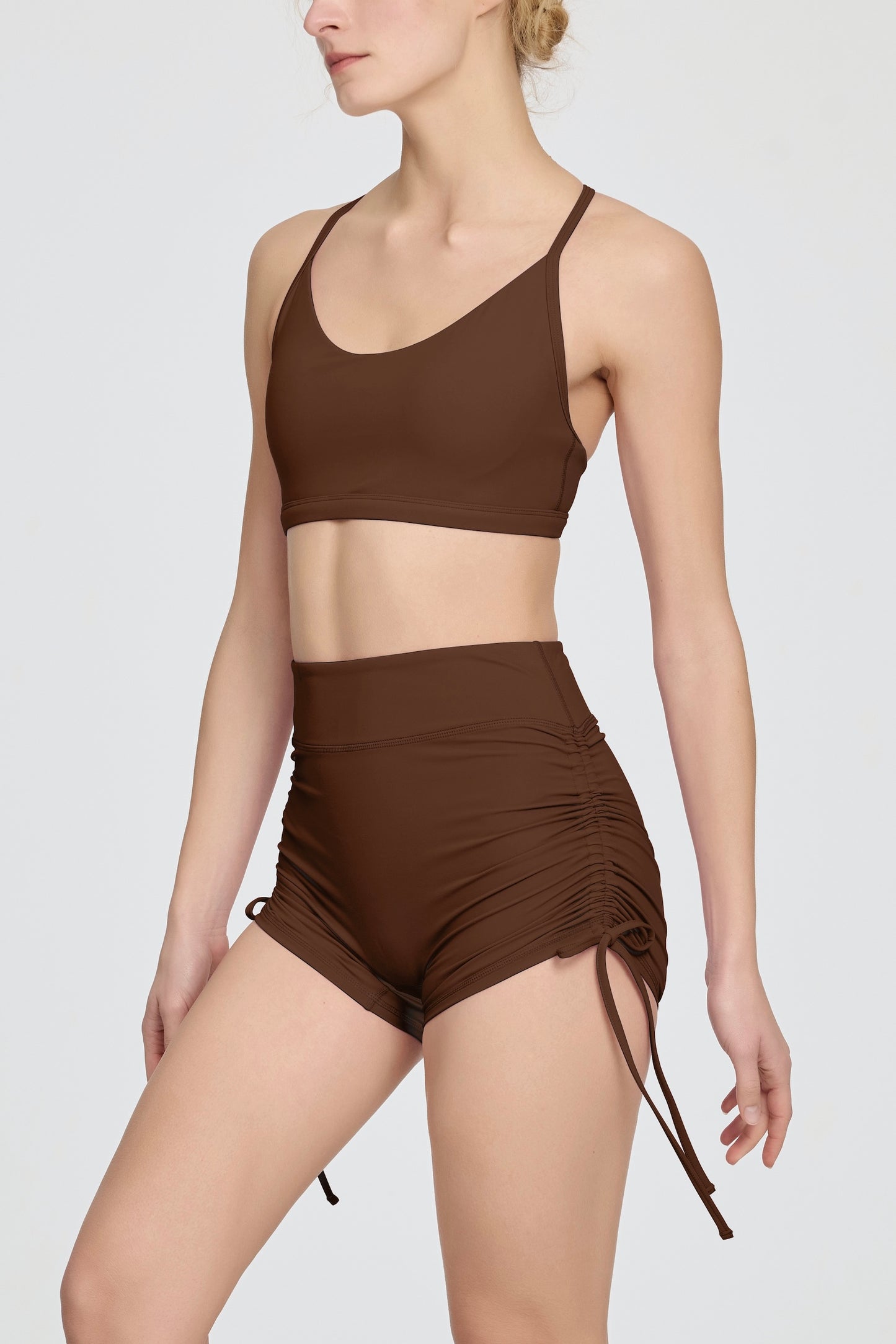 Cool-air Spaghetti Straps Cross Back Yoga Bra&Shorts Set