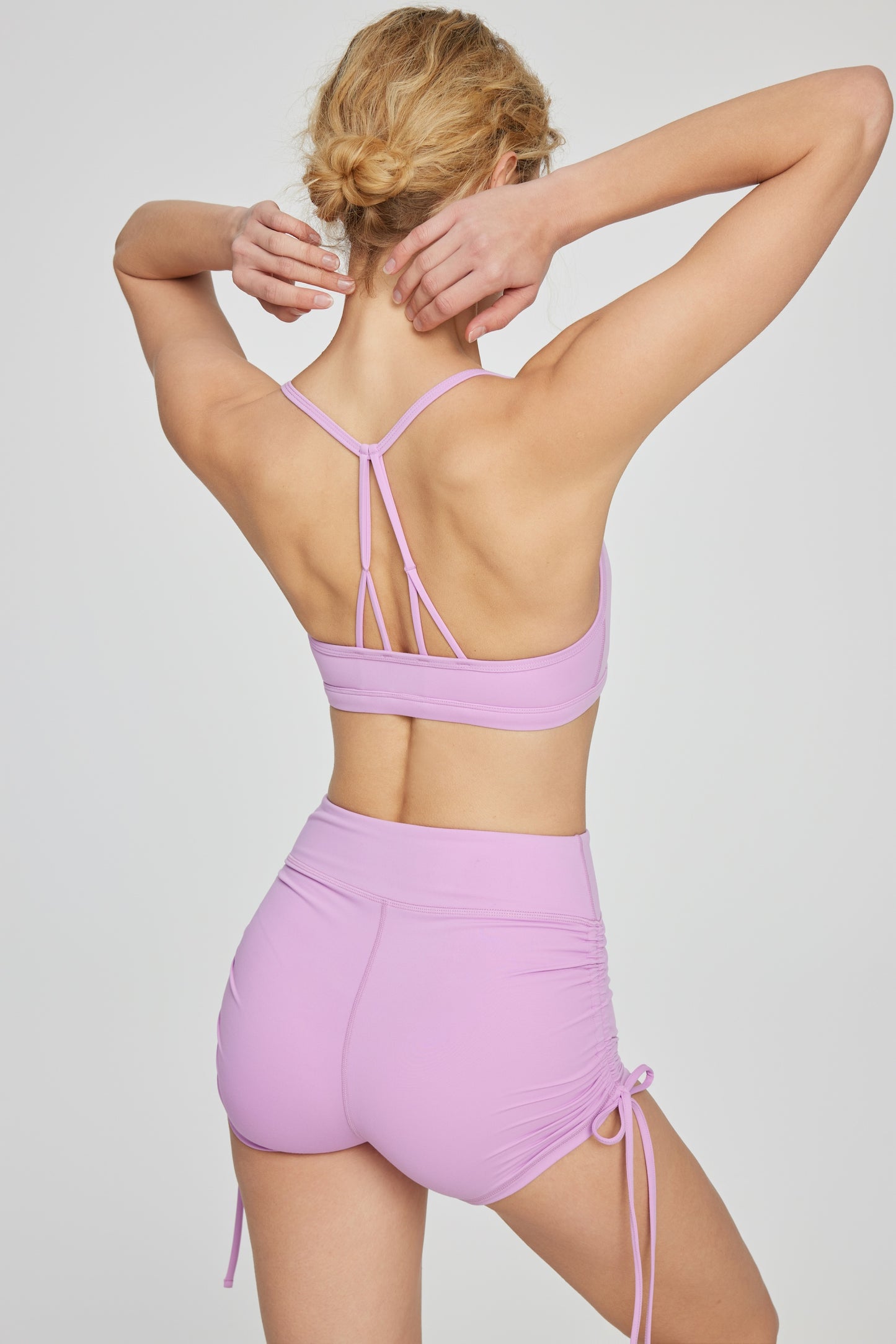 Cool-air Spaghetti Straps Cross Back Yoga Bra&Shorts Set