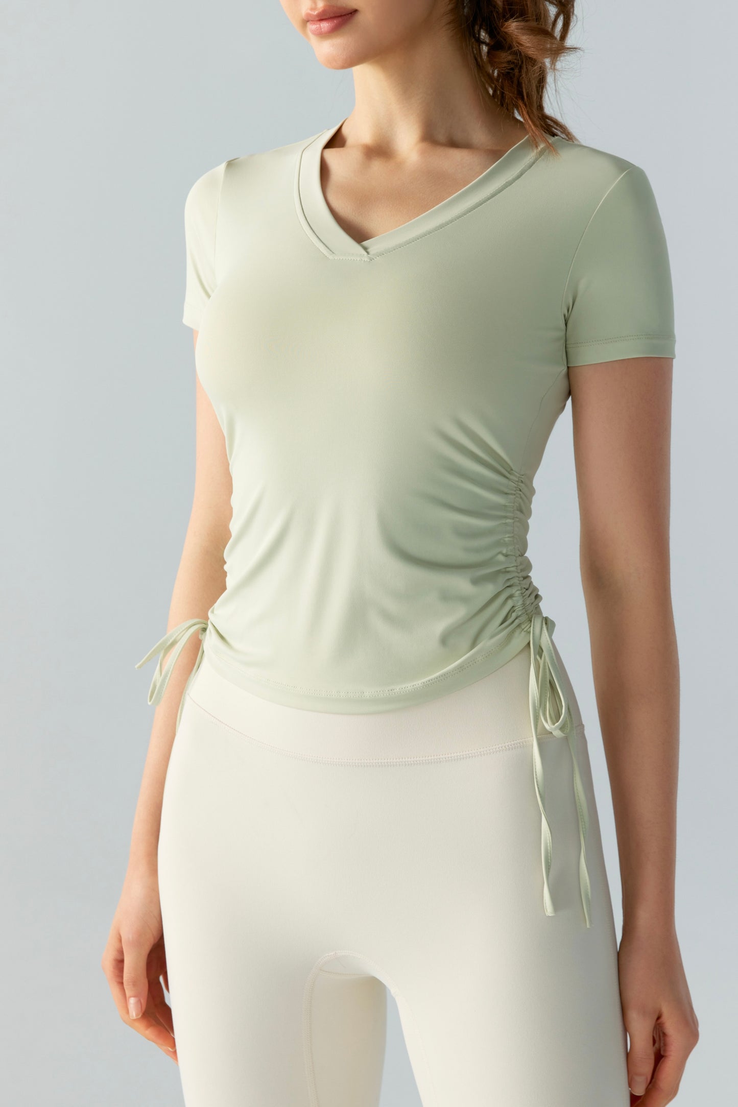 TOP YOGA sejuk bertali serut V-neck