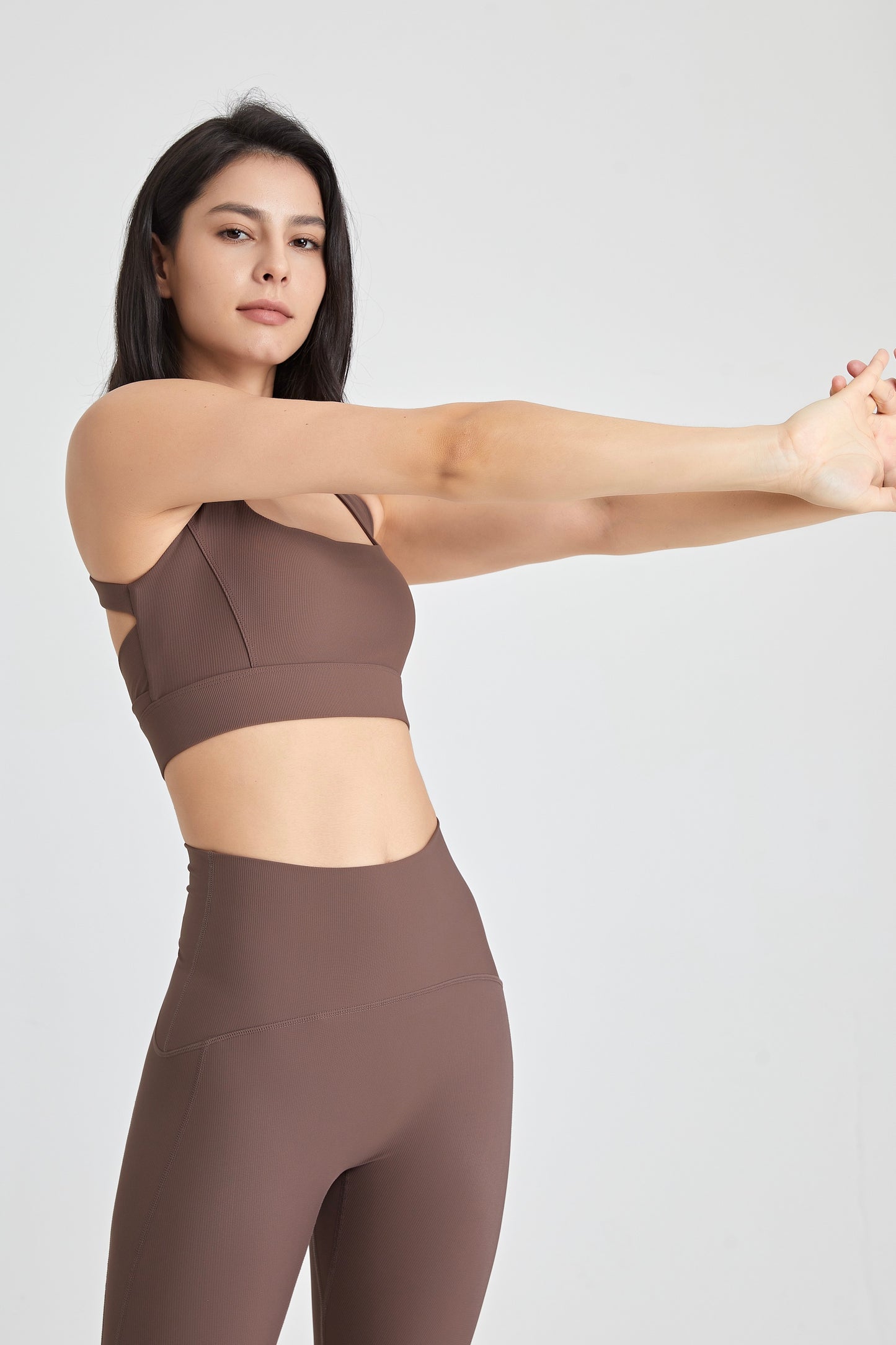 Crossover back u-neck shockproof yoga Bra for hot weather